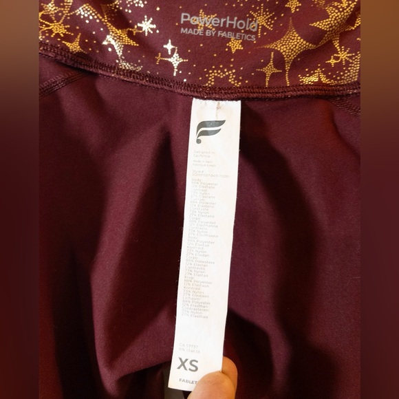 Fabletics Powerhold Biker Shorts Star Print High Waist Burgundy Gold Size XS - Picture 5 of 5